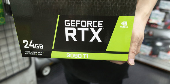 GeForce RTX 3090 Ti Phantom̃pbP[W