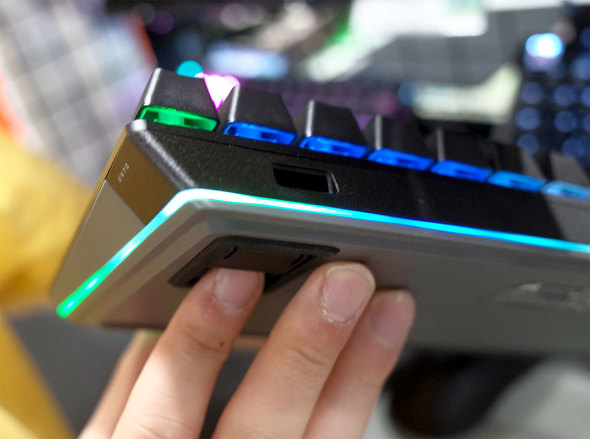 L[XCb`ƒꕔARGB LEDgݍ܂Ă