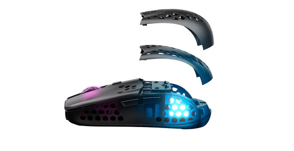 2タイプのバックシェルが付属しており、付け替えできる