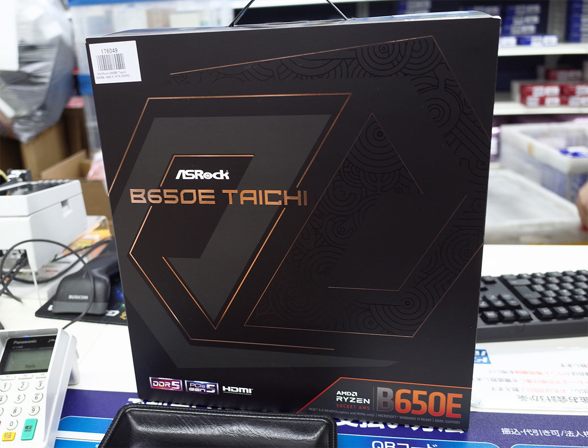 ハイエンドはASRockだけ順調」の声――20周年記念モデル「Z790 Taichi 