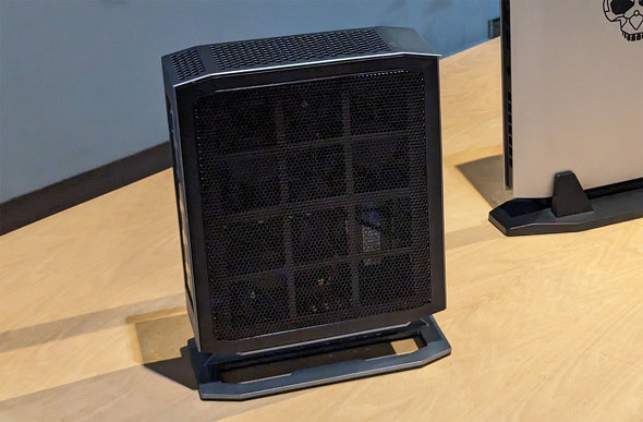 NXC^[iVi MINSFORUM ^PC Q[~OPC NUC