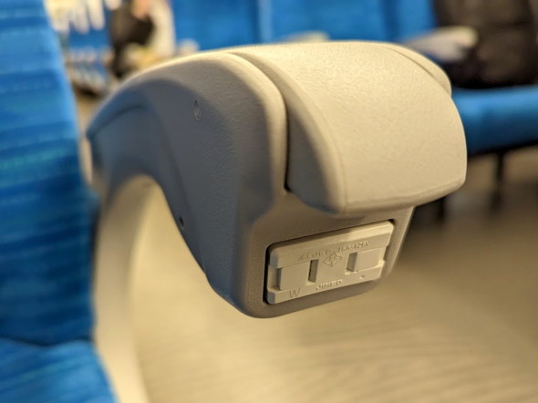 N700S系のコンセント