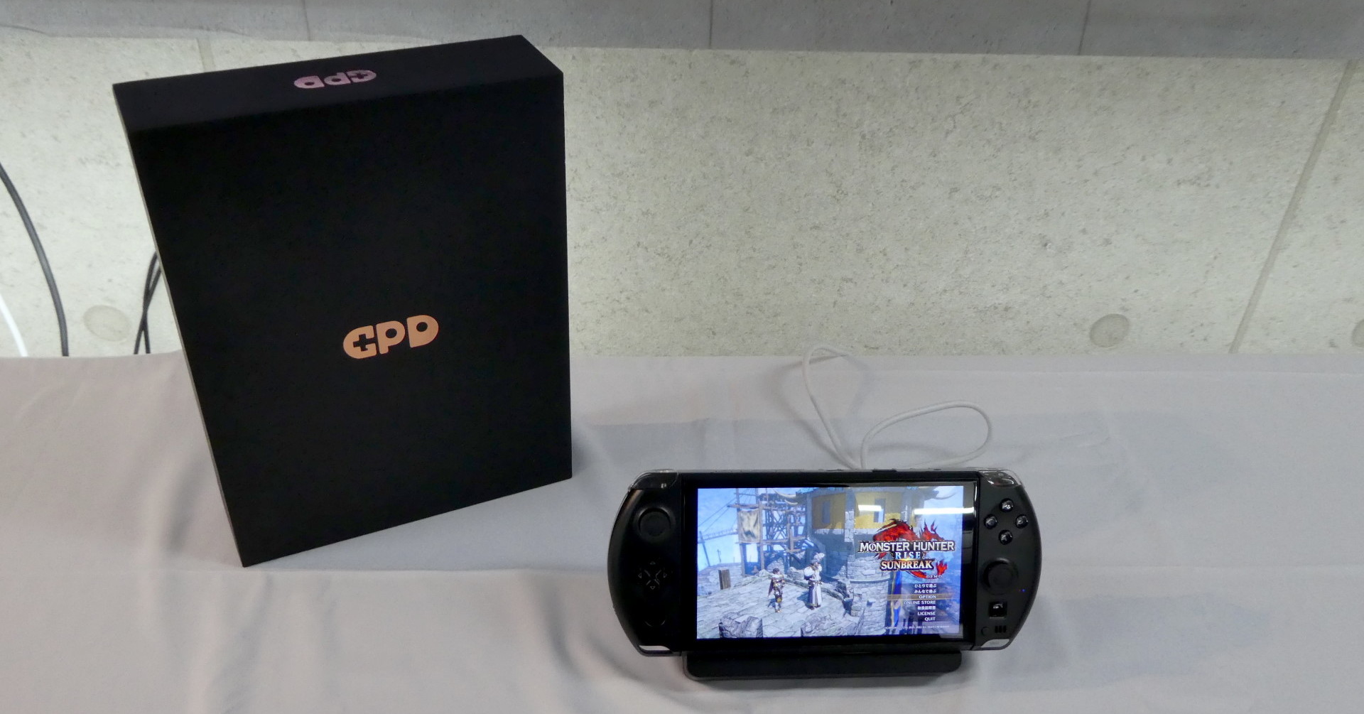 Ryzen 7 6800Uでゲームもサクサク！ 天空が「GPD WIN 4」の仮予約を