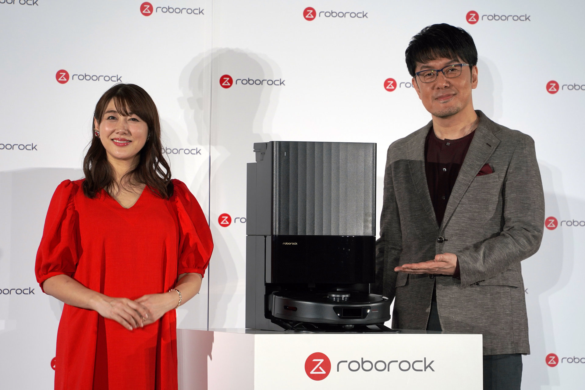 ロボット掃除機本体より小さい“全部入り”ドックが付属する「Roborock Q