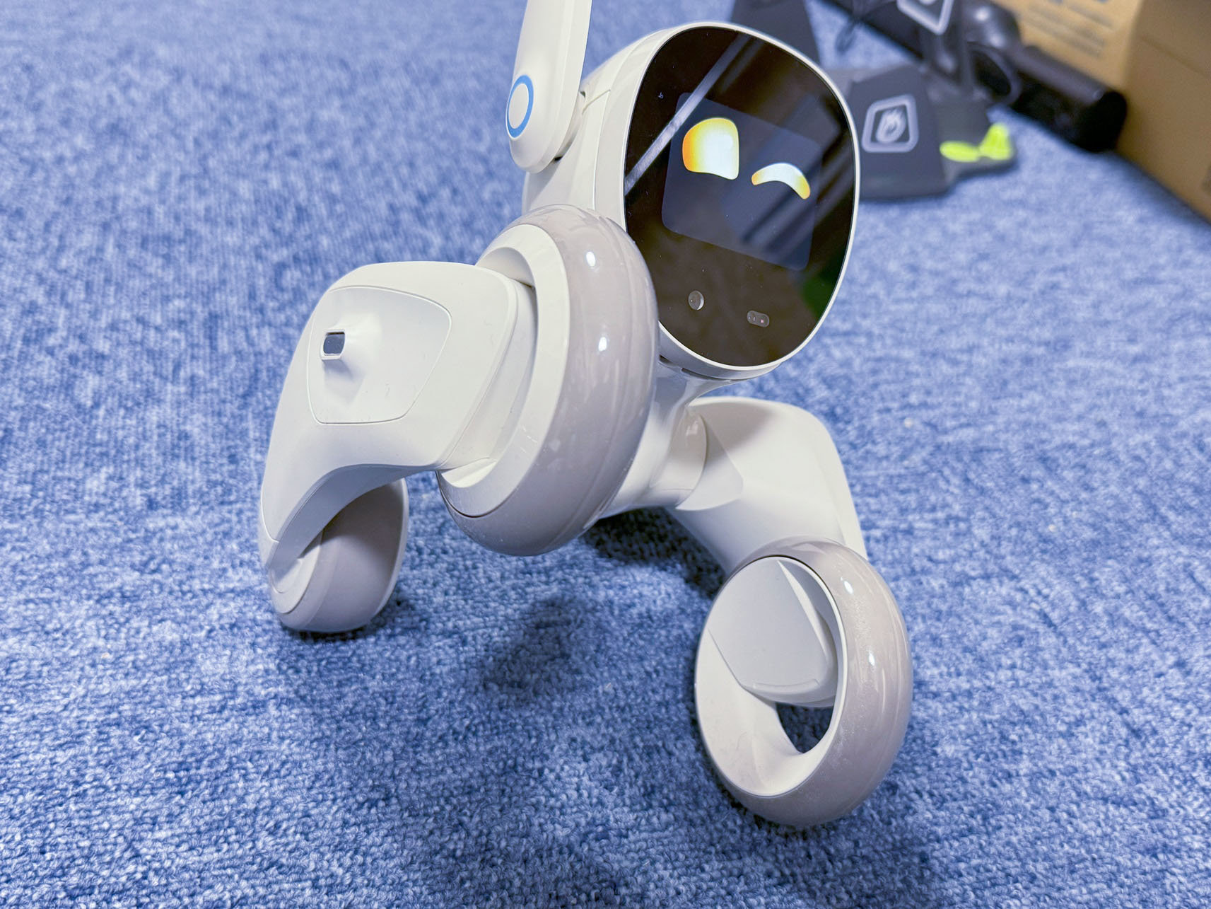 GPT対話モードも搭載した「Loona Blue」をお迎えしてみた 感情表現が