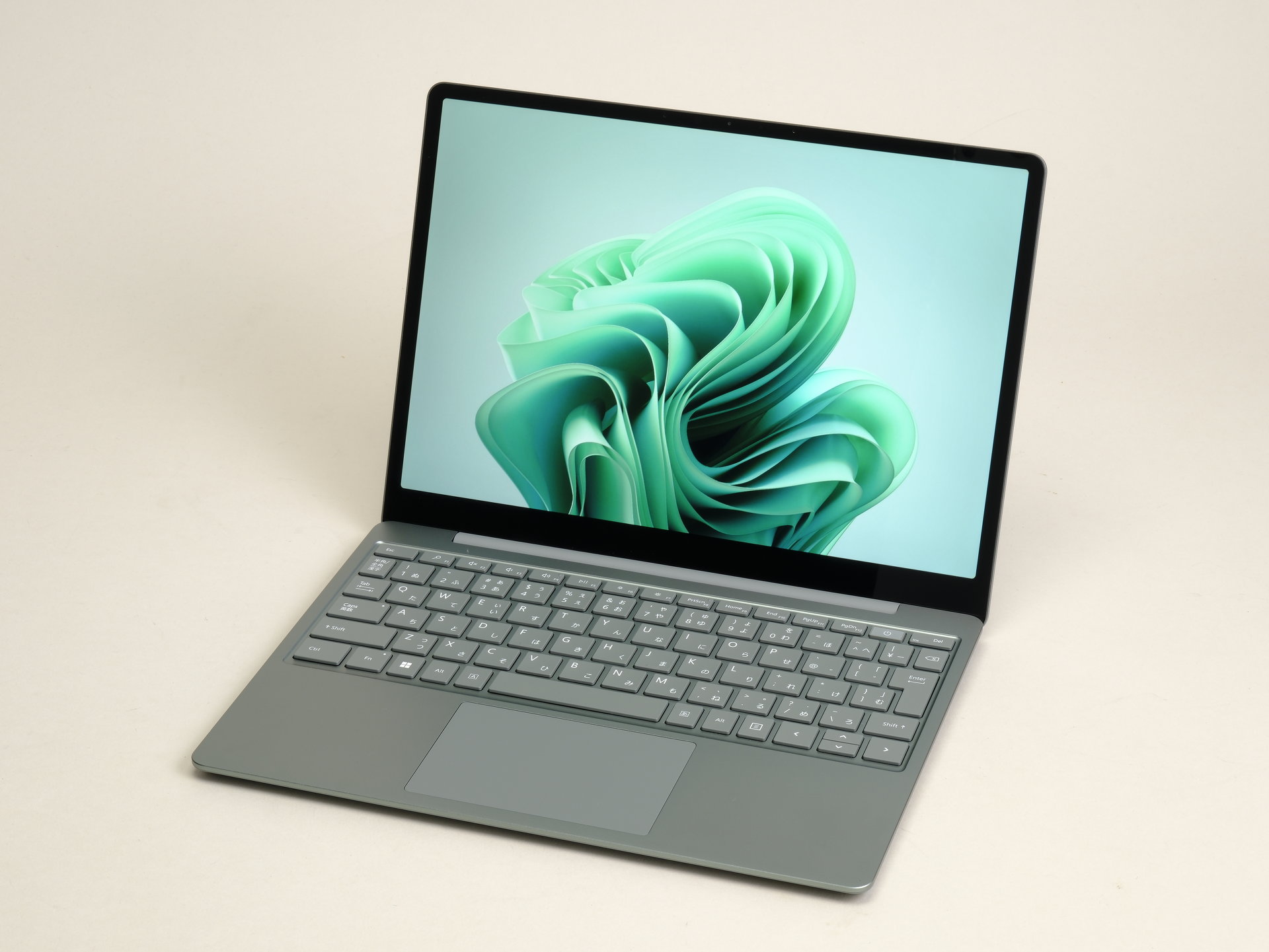 洗練されたデザインが魅力のベーシックモデル「Surface Laptop Go 3