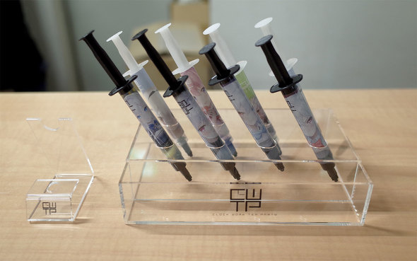 同じく「グリススタンド 8本用」