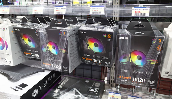 p\RH[ Htp[cقɕԁuTUF GAMING TR120 FAN ARGBvV[ỸubN