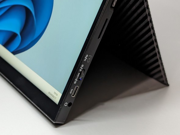 oCfBXvC j[N PROMETHEUS CAST 15.6inch UQ-PM15CST 15.6^ CX Lڑ