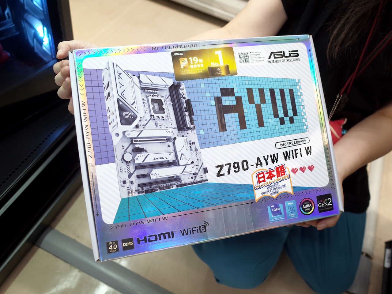 白基板で3.6万円のマザーボードがASUSから登場／Intel Arc A380搭載