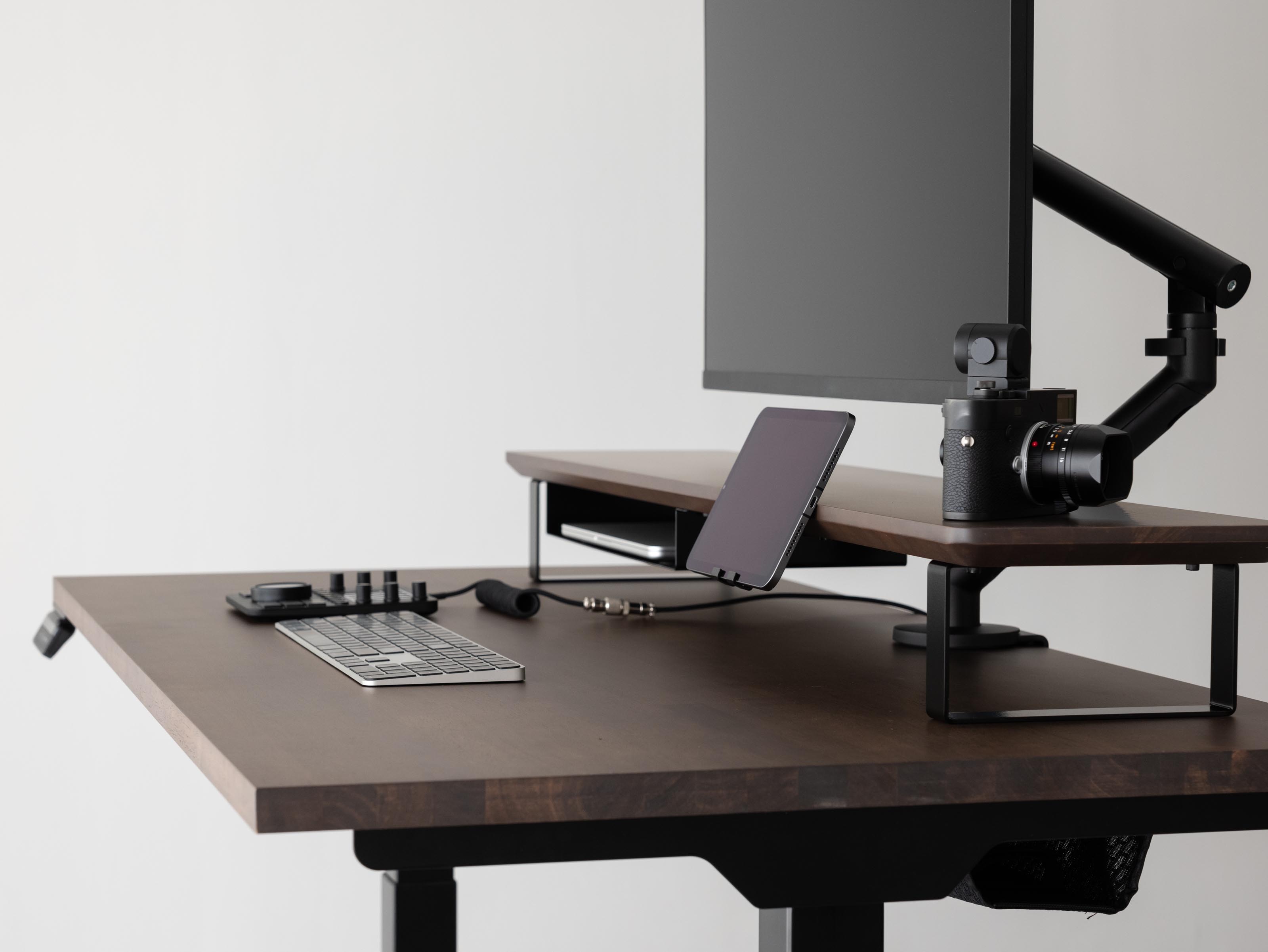 PREDUCTS、専用モジュールで拡張を行えるデスクシェルフ - ITmedia PC USER