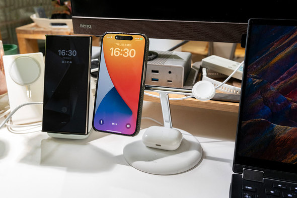 Belkin BoostCharge Pro Qi2 3-in-1}Olbg CX [dX^h 15W