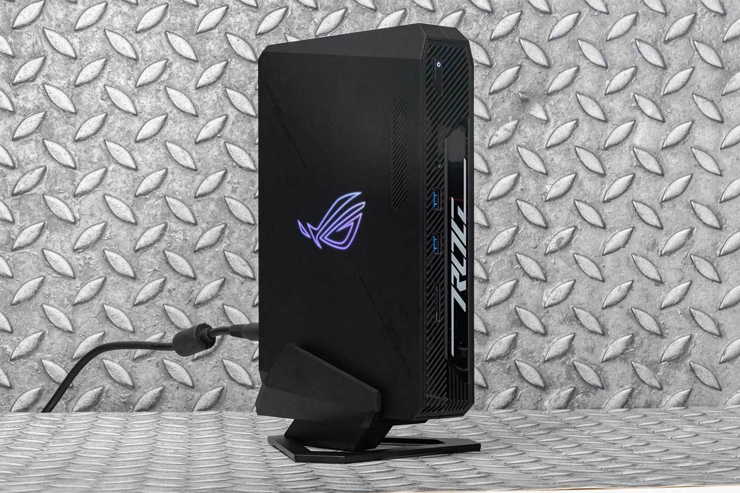 約2.5Lのボディーで快適なパワーを獲得！ 今度のNUCはひと味違う「ROG