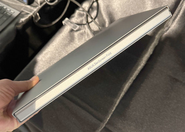 ASUS ZenScreen Fold OLED MQ17QH ASUS JAPAN oCfBXvC L@EL ܂肽