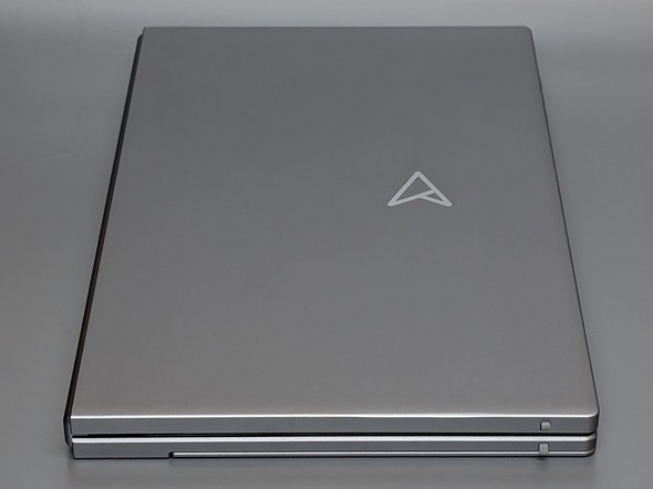 ASUS ZenScreen Fold OLED MQ17QH 17.3C` oCfBXvC tH_u 2܂