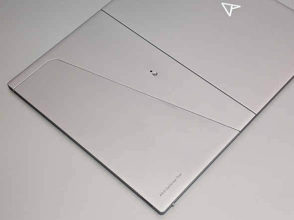 ASUS ZenScreen Fold OLED MQ17QH 17.3C` oCfBXvC tH_u 2܂