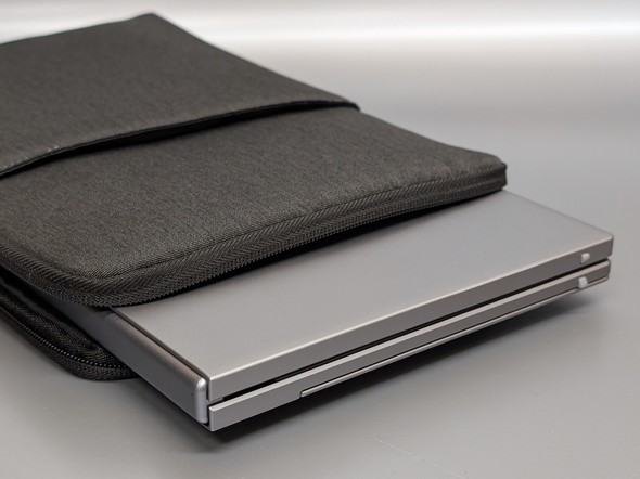 ASUS ZenScreen Fold OLED MQ17QH 17.3C` oCfBXvC tH_u 2܂