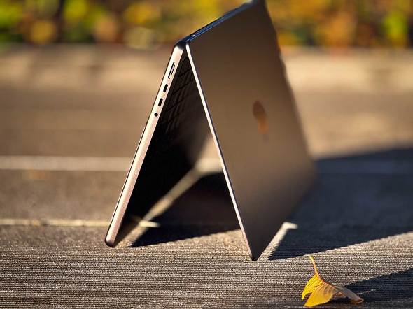 Apple Apple MacBook Pro Thunderbolt 5 M4 Pro Max m[gPC |Cg