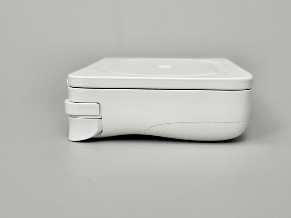 左右には何も搭載していない