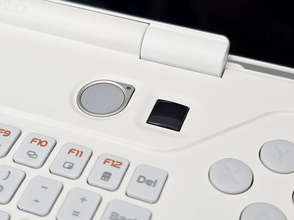 電源ボタンと光学フィンガーナビゲーション