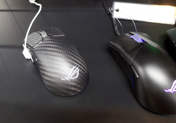 XɒuꂽuROG Harpe Ace Extremev̎@