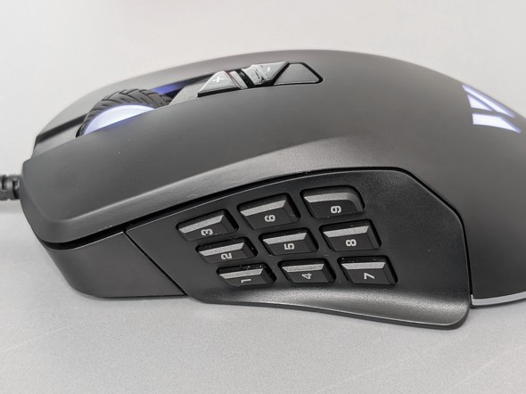 ʂ9̃{^𓋍ڂBŁA{^}EXɂ悭鍶{^[ւ̔zu͌Ă