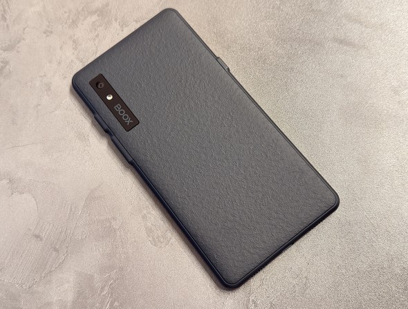 スマホサイズの電子ペーパーデバイス「BOOX Palma2」は、高い完成度で