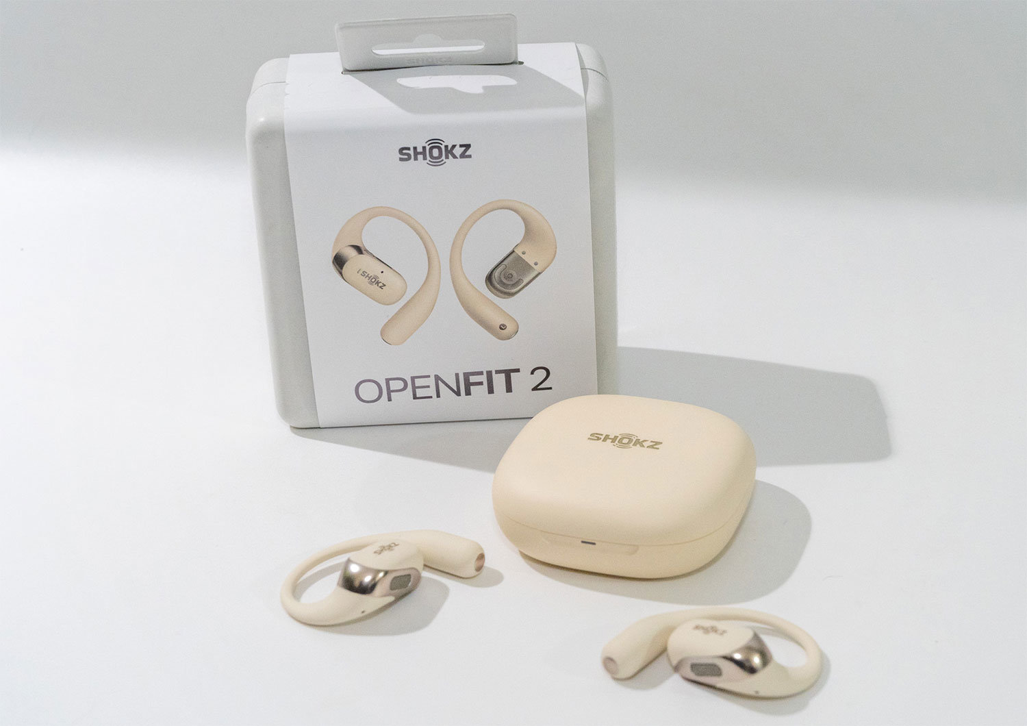 Shokz「OpenFit 2」を速攻で試す！ イヤーカフは苦手だけどオープン