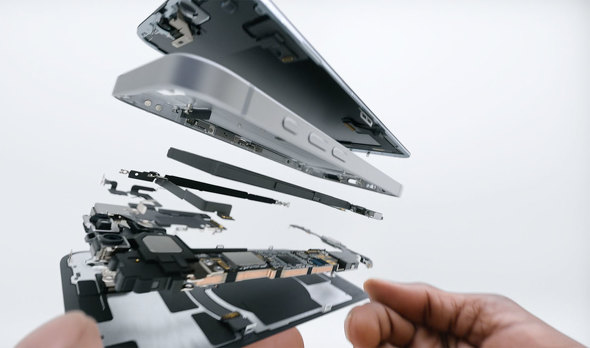 Apple Intelligence iPhone 16e z[{^ Lightning USB Type-C X^_[h