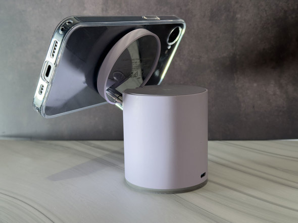 Apple Intelligence iPhone 16e z[{^ Lightning USB Type-C S