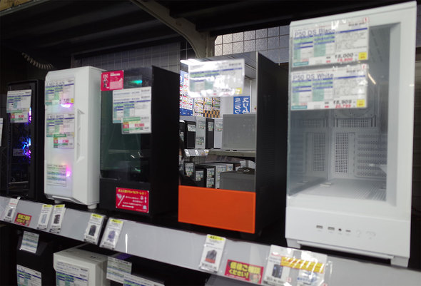 TSUKUMO eX.に展示されている「DS900 Air Shine Orange」