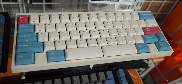 オリオスペックで展示中の「FC630MBT CORAL BLUE」