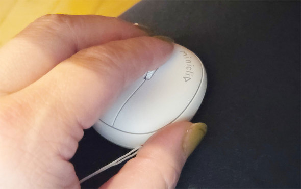 太ももの上で操作