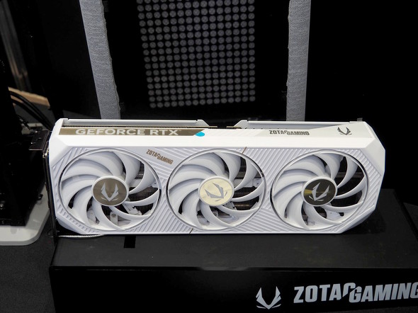 ZOTAC GAMING GeForce RTX 5070 AMP White Edition
