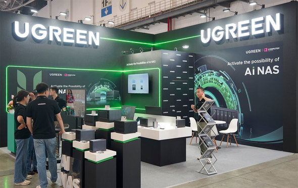 UGREEN NAS GN[W[ hbLOXe[V Thunderbolt 5 [O[