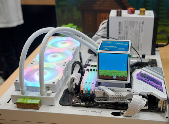 MINECUBE 360 Ultra ARGB Thermaltake T[}eCN [VO ȈՐ L^fBXvC