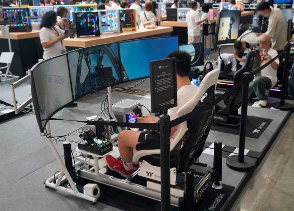 MINECUBE 360 Ultra ARGB Thermaltake T[}eCN [VO ȈՐ L^fBXvC