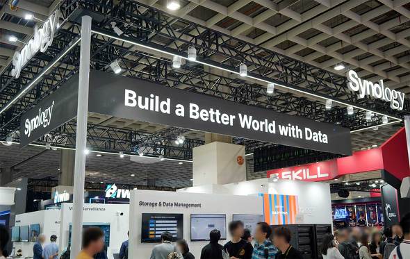 Synology u[X VmW[ NAS XCb` PoE AI `bg Xg[W AvCAX