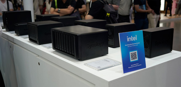 Synology u[X VmW[ NAS XCb` PoE AI `bg Xg[W AvCAX