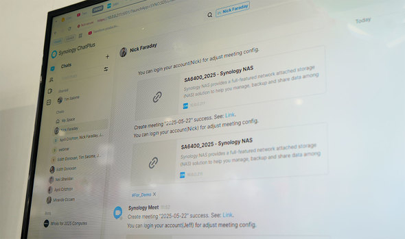 Synology u[X VmW[ NAS XCb` PoE AI `bg Xg[W AvCAX