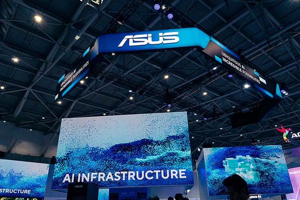 ASUS JAPAN COMPUTEX TAIPEI 2025 u[X ProArt NUC Copilot+ PC E Ink