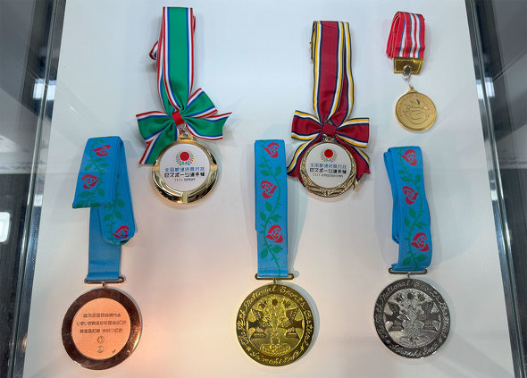 E֐ WASSE bZ JESU { eX|[c A  }EXRs[^[