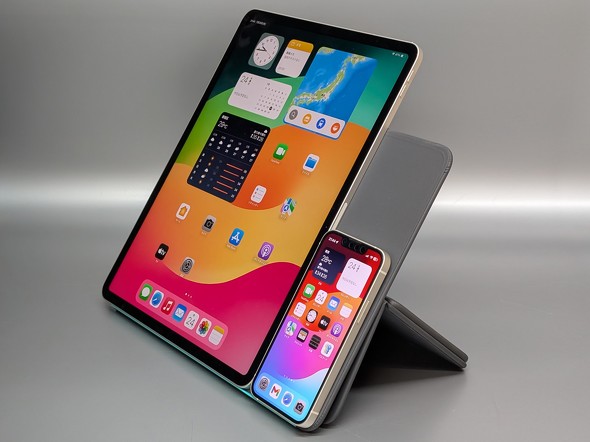 WN[ Flip Folio iPad L[{[h P[X ̌^ ^b`pbh یJo[