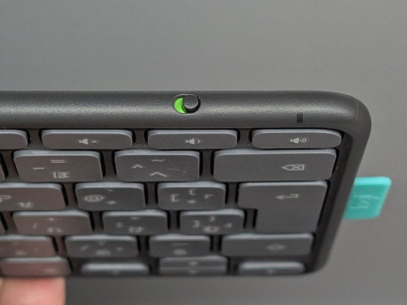 WN[ Flip Folio iPad L[{[h P[X ̌^ ^b`pbh یJo[