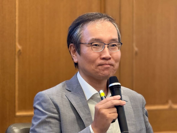 Apple ObO WYEBAbN Abv X}zV@ Đ݌v DMA vCoV[