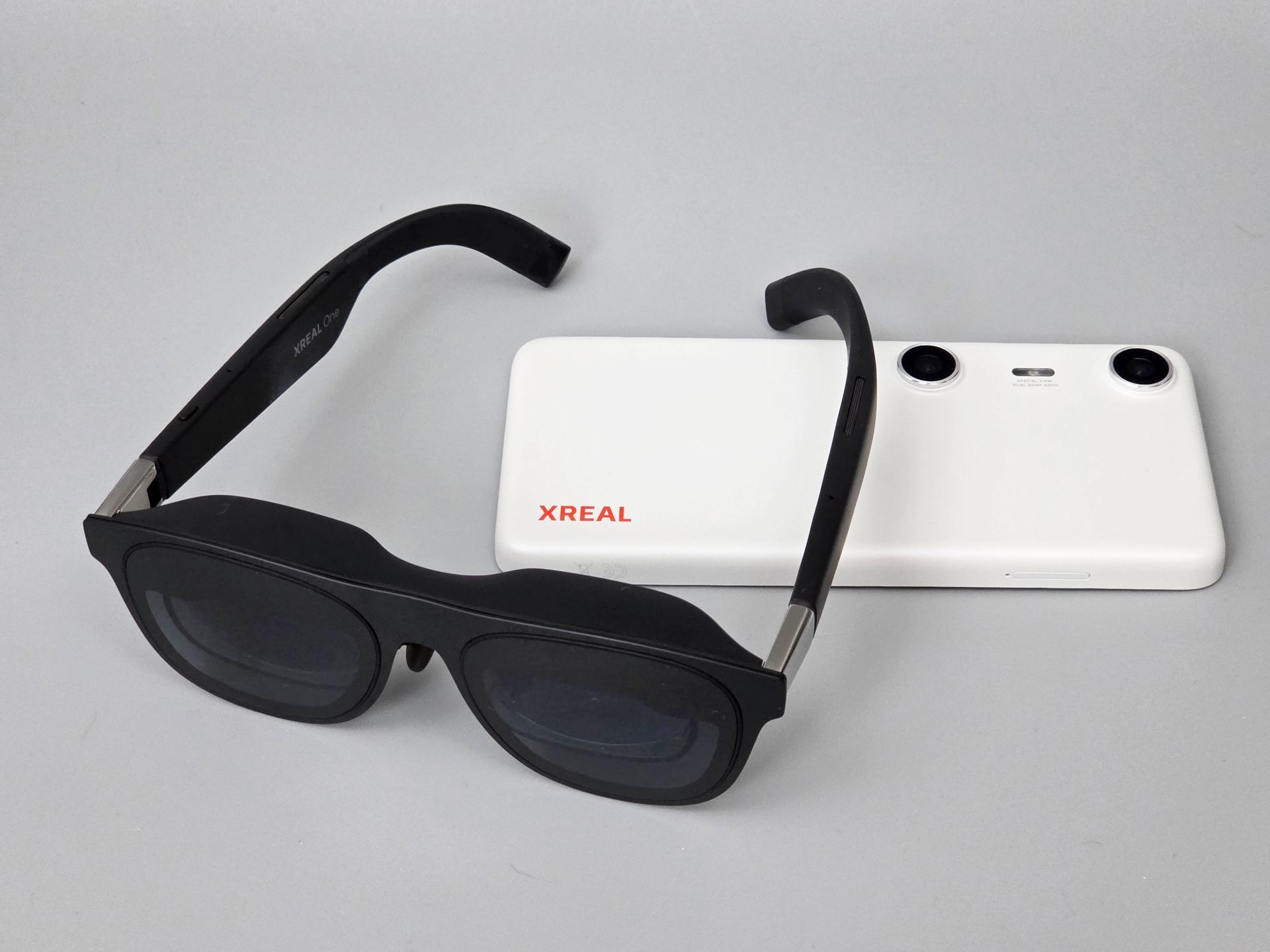 XREAL Beam Pro スマートグラスセット ARグラスで仕事はできるか？ スマホサイズの「XREAL BEAM Pro 5G