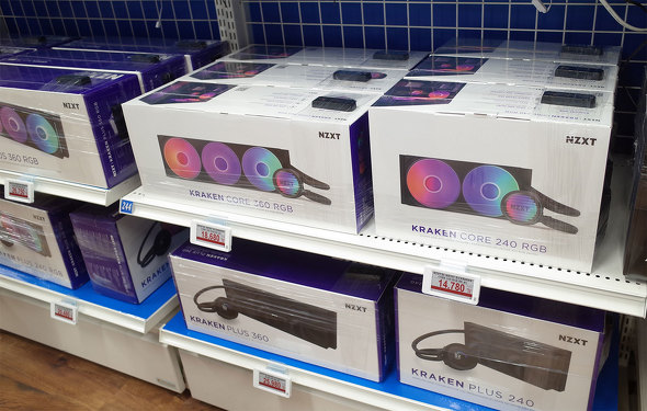 hXpHt{Xɕ񂾁uKraken Core RGBvV[Y