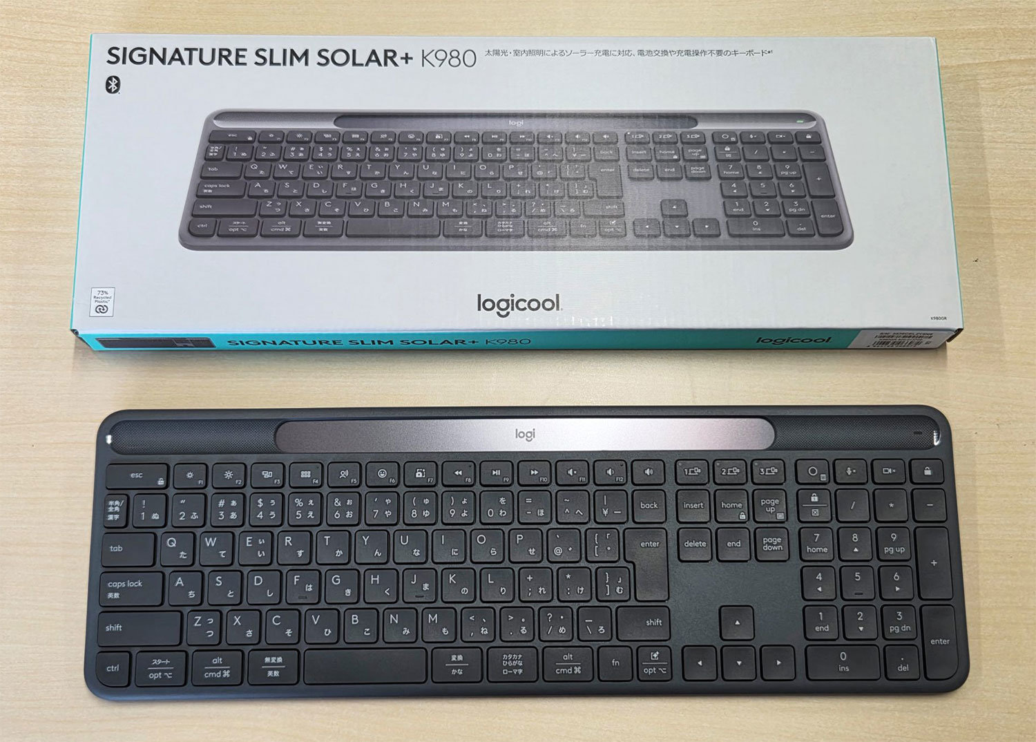 ソーラー充電で煩わしい給電を解決！ ロジクールが無線キーボード
