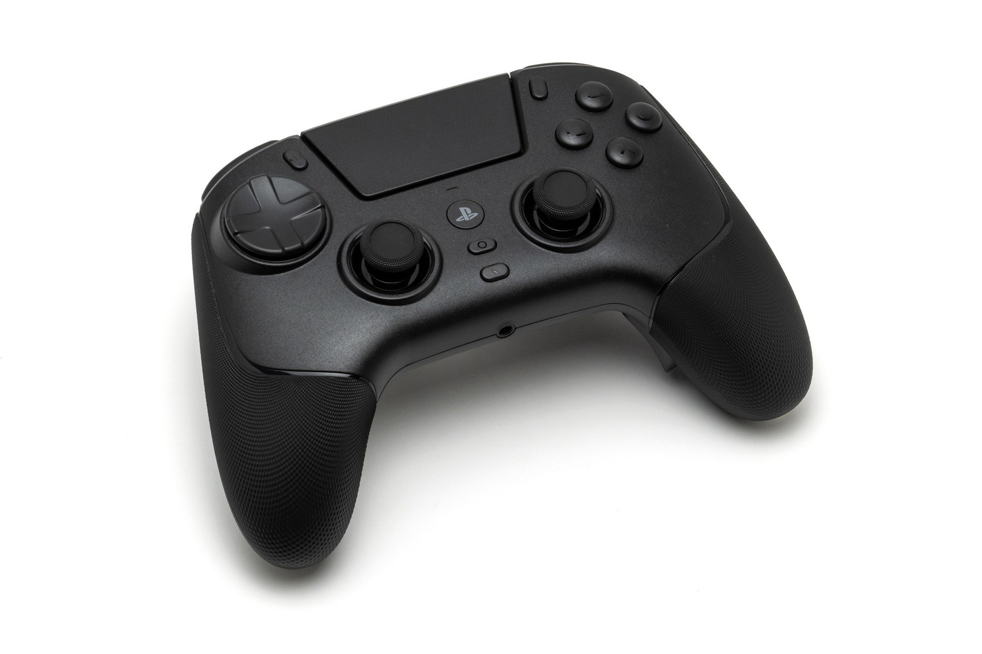 Razerの高精度ワイヤレスコントローラー「Razer Raiju V3 Pro」を試す 