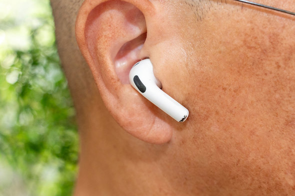 Apple ���S���C�����X�C���t�H�� �ŐV���f�� AirPods Pro 3 �m�C�L���� �|��